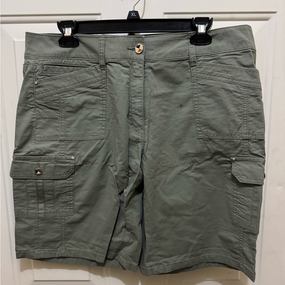 Men's Green Cargo Shorts